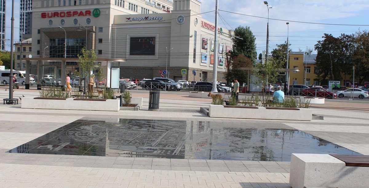 В Нижнем Новгороде завершили благоустройство у Автозаводского универмага
