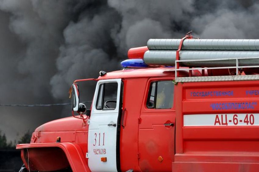 Огонь в ТЦ: в Заволжье экстренно тушат крупный пожар в магазине одежды