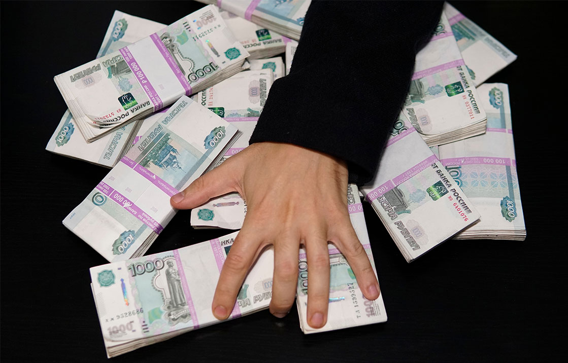Мошенники похитили у пенсионера из Дзержинска почти 5 млн рублей
