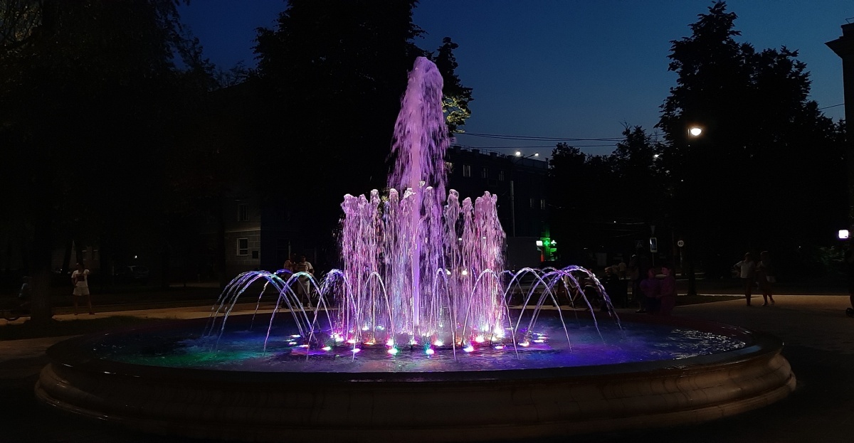 В Нижнем Новгороде открыли обновлённый сквер с фонтаном на улице Чаадаева