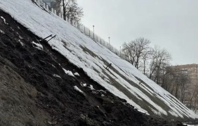 На Зеленском съезде в Нижнем Новгороде вновь произошел оползень