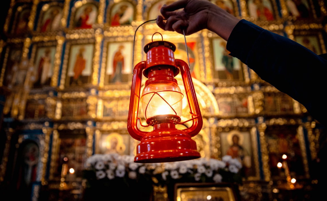 В Нижний Новгород доставили Вифлеемский огонь