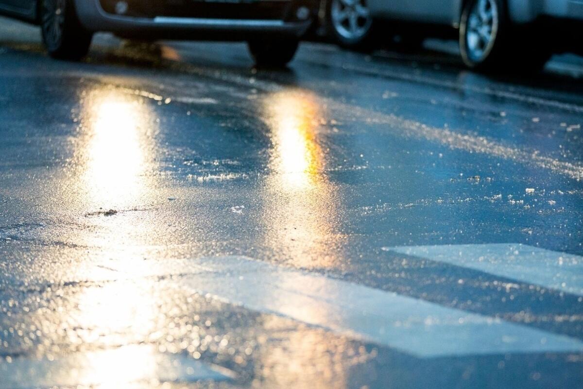Два автобуса съехали в кювет на трассах Нижегородской области из-за гололеда