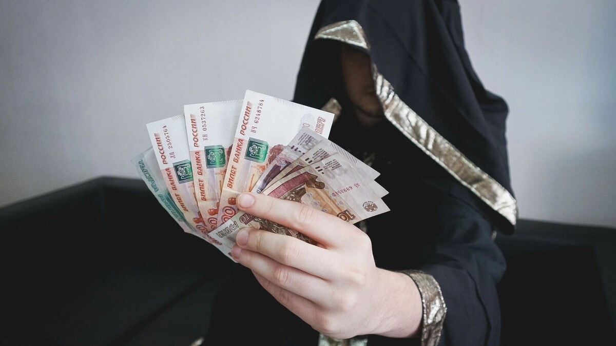 Экстрасенсы стали предлагать платное «очищение» квартир от духов