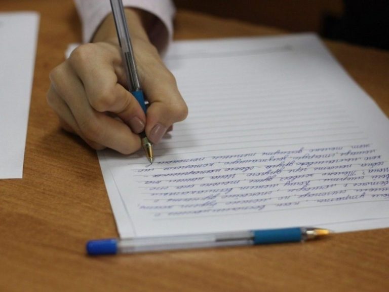Пучков рассказал, как сленг в сочинении на ЕГЭ повлияет на оценку