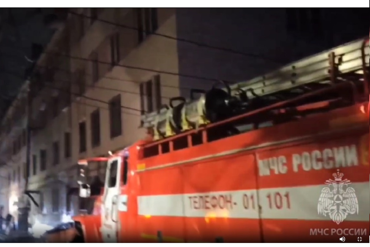 70 человек эвакуировали из-за пожара в многоквартирном доме на Автозаводе