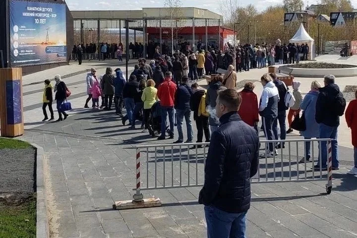 Очереди на канатную дорогу в Нижнем Новгороде достигли четырёх часов ожидания