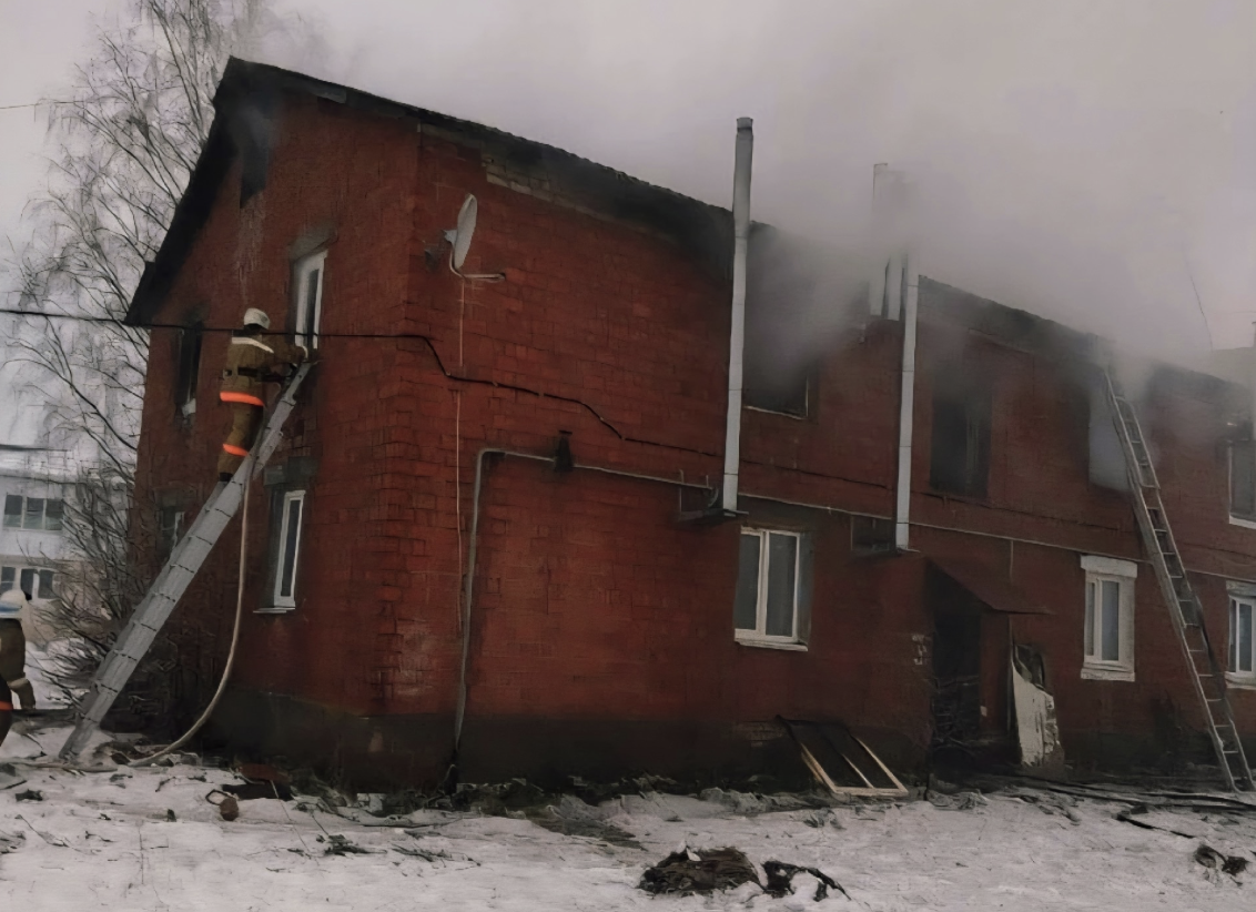 Четверо погибших на пожаре в многоквартирном доме в Нижегородской области