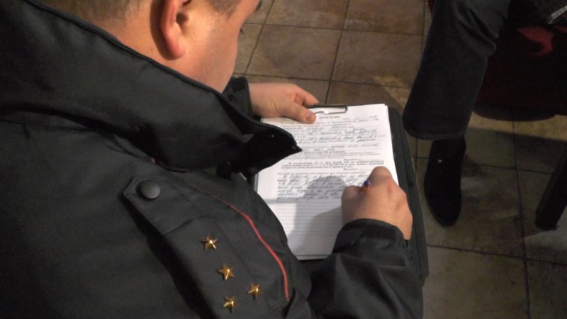 Полиция составила шесть протоколов на водителя, устроившего фейерверк из машины 