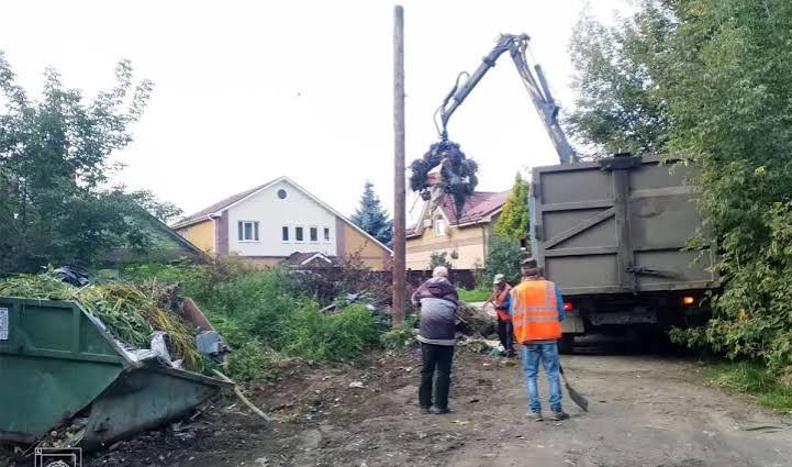 После жалоб жителей из Бора вывезли более 400 тонн мусора