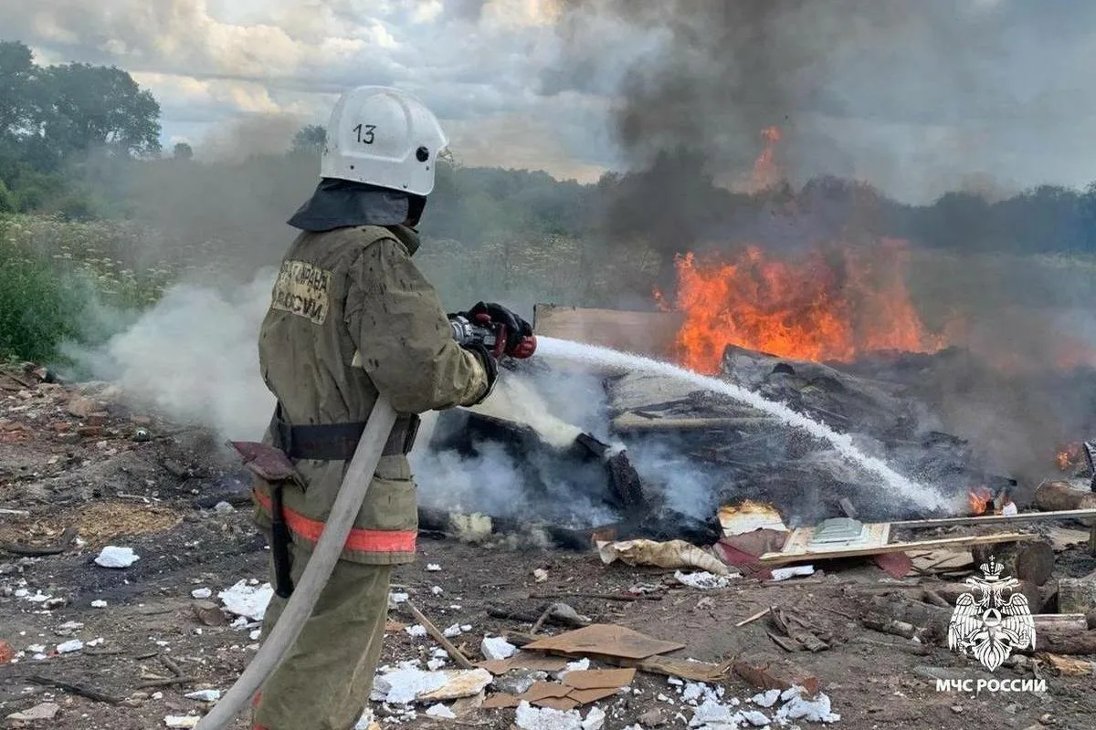 В Нижнем Новгороде локализовали пожар на несанкционированной свалке