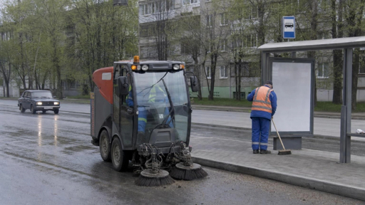 В Дзержинске после атаки БПЛА ночью расчищали дороги от обломков