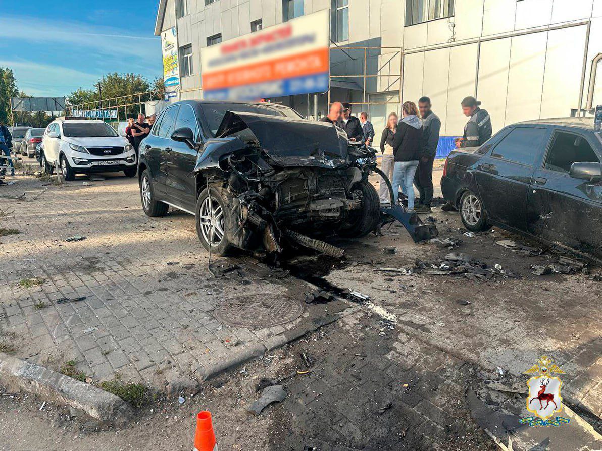 В Нижнем Новгороде ДТП с Porsche Cayenne унесло жизнь водителя