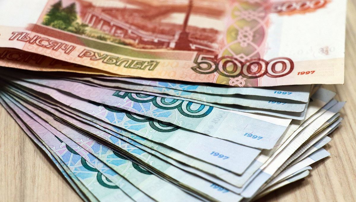 Кэш в кармане: нижегородцы неохотно отказываются от бумажных денег