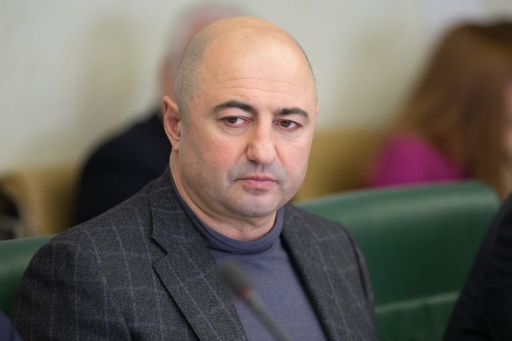 Сенатор Александр Вайнберг представит новую песню с Shaman ко Дню народного единства