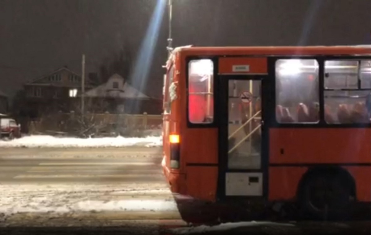 Пешеход попал под автобус на Родионова в Нижнем Новгороде