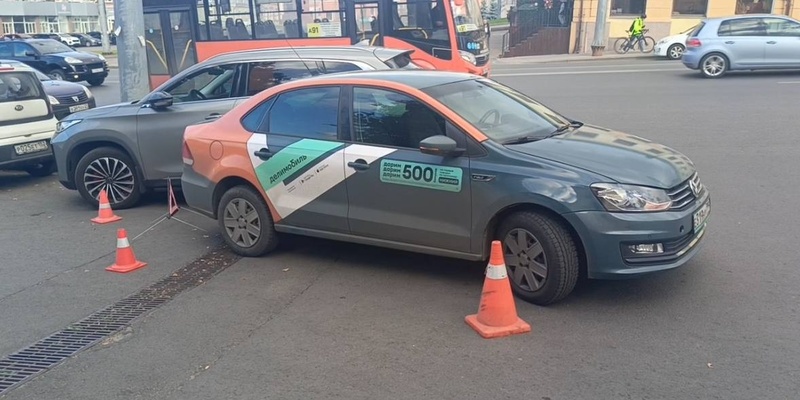 В Нижнем Новгороде каршеринговый автомобиль сбил пешехода на улице Ильинской
