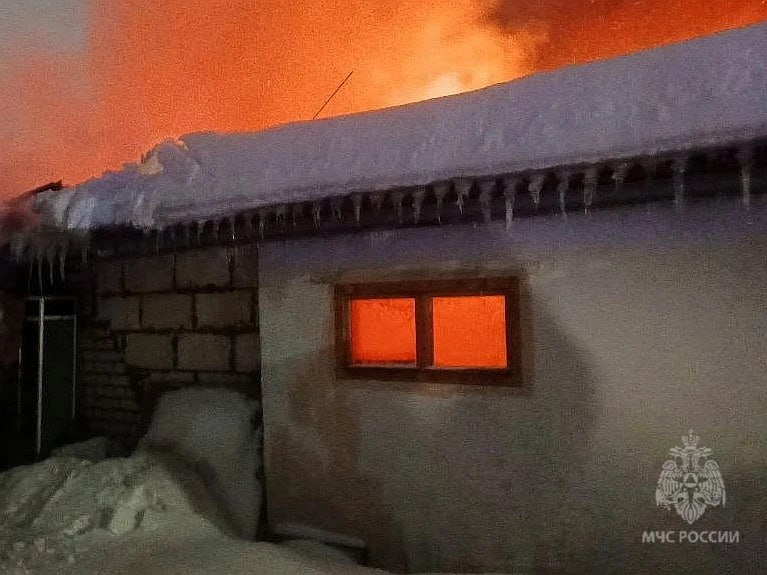 В Сормовском районе Нижнего Новгорода произошёл крупный пожар в жилом доме