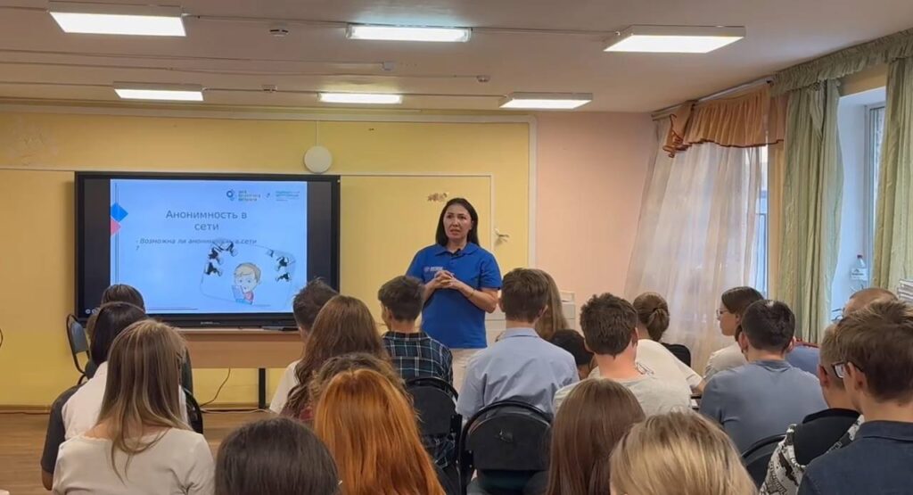 Родителям из Кстова советуют следить, в каких каналах и пабликах сидят их дети
