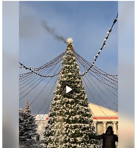 В Нижнем Новгороде задымилась праздничная ель во время встречи Деда Мороза