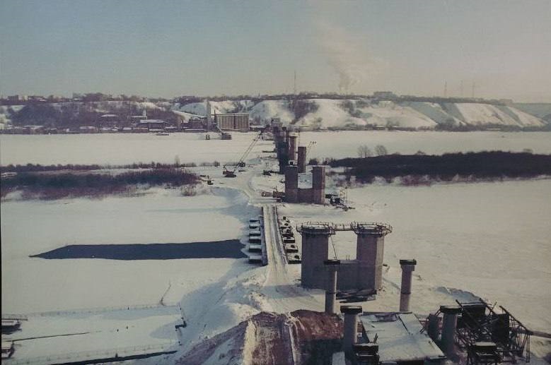 Нижегородцам показали уникальный кадр начала строительства метромоста через Оку
