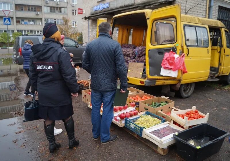 В Автозаводском районе убрали 13 незаконных торговых объектов