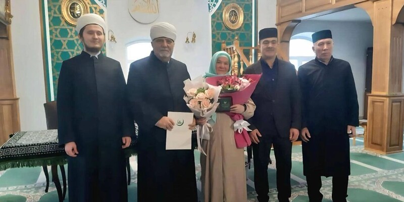 Глава ДУМНО прокомментировал критику награждения Фаузии Байрамовой