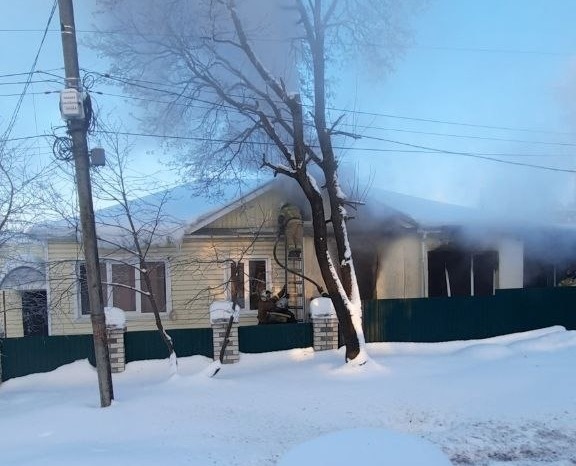 Двухквартирный дом загорелся в Сергаче Нижегородской области