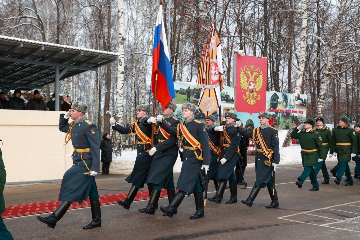 Нижегородскому военно-инженерному училищу вручили Георгиевское знамя