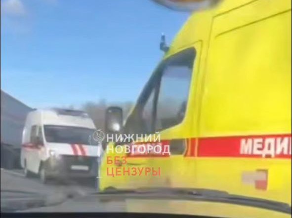На трассе М-7 под Нижним Новгородом произошло лобовое столкновение фуры и легковушки