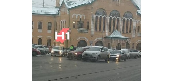 Плохое самочувствие водителя привело к массовому ДТП в Нижнем Новгороде