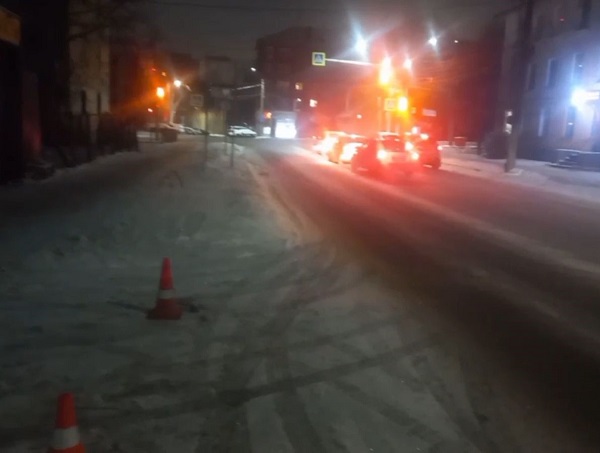 Неизвестный сбил нижегородца на тротуаре и скрылся с места ДТП