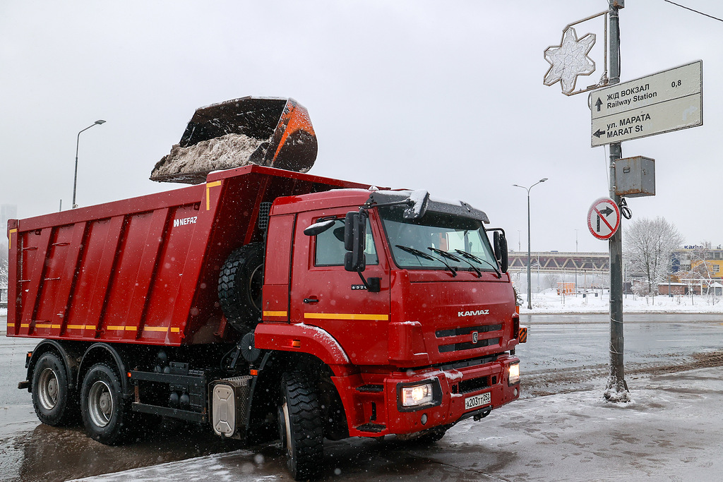 В Нижнем Новгороде ночью ограничат въезд на парковки из-за уборки снега