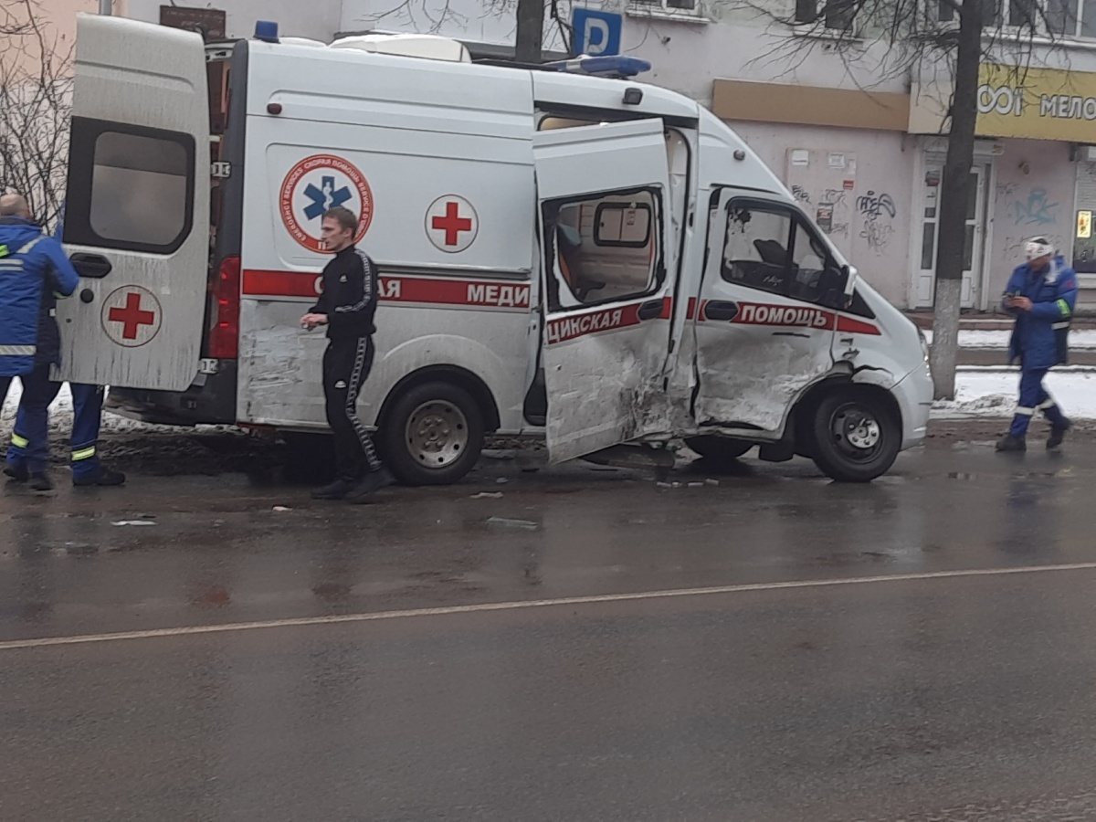 В Дзержинске четыре человека пострадали в ДТП с автомобилем скорой помощи