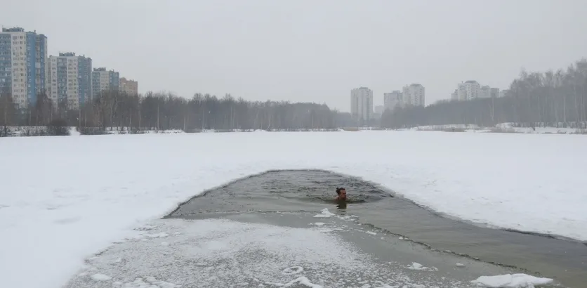 Нижегородские моржи провели рождественский заплыв в Автозаводском районе