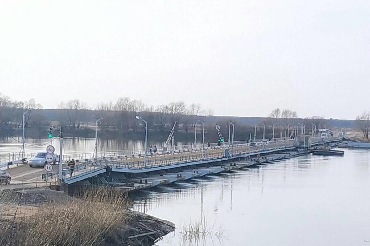 В Павлове начались работы по восстановлению наплавного моста через Оку