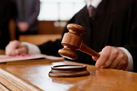 В Нижнем Новгороде судят чиновницу после гибели ребёнка под обрушившимся гаражом