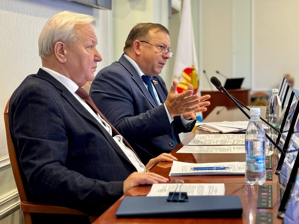 Евгений Люлин поддержал закон о запрете продажи энергетиков в школах и больницах