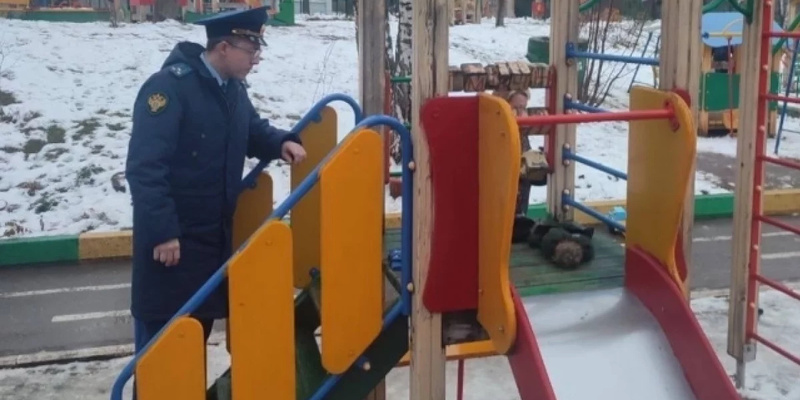 Воспитателя и заведующую допросили по делу о гибели ребенка в детсаду №439