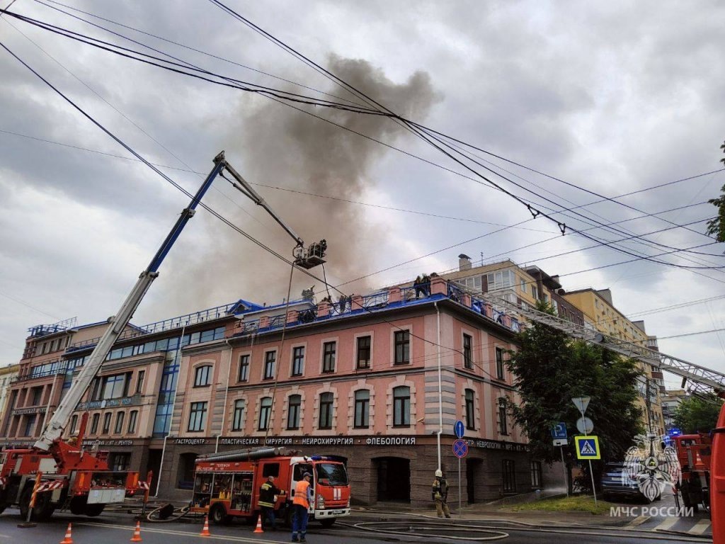 Виновник пожара в клинике на Покровке выплатит 12 млн рублей
