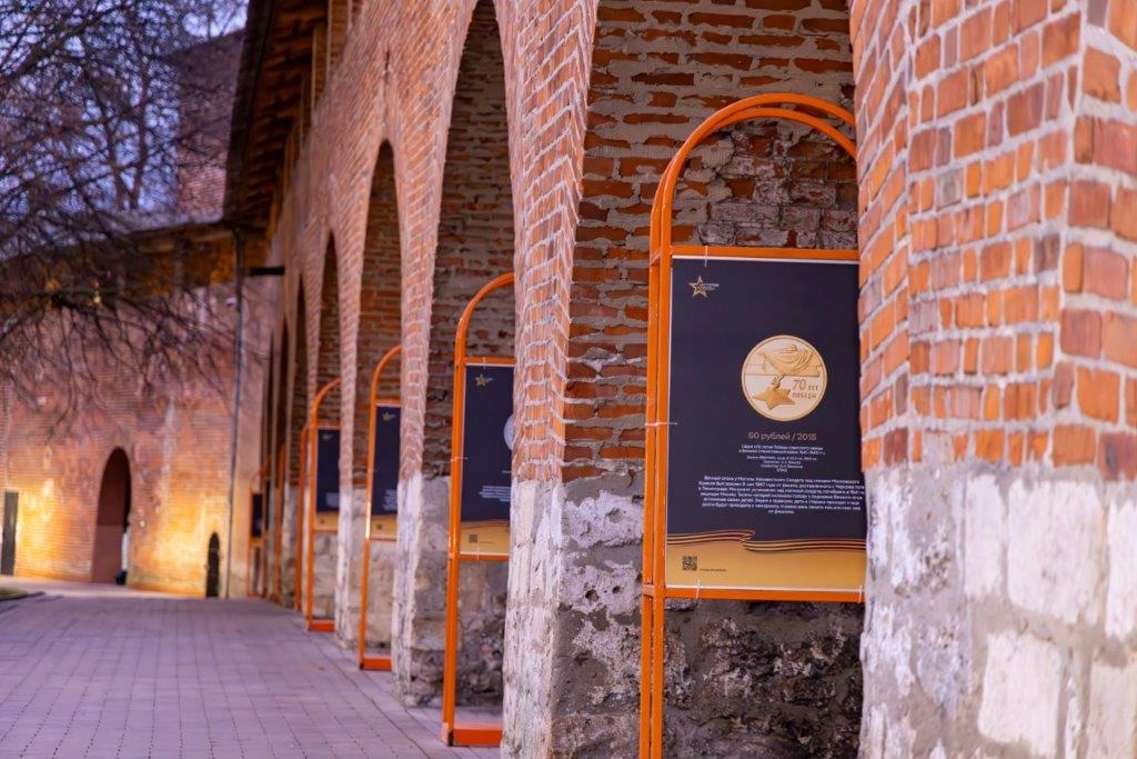 В Нижегородском кремле открылась фотовыставка Банка России «Истории Победы»