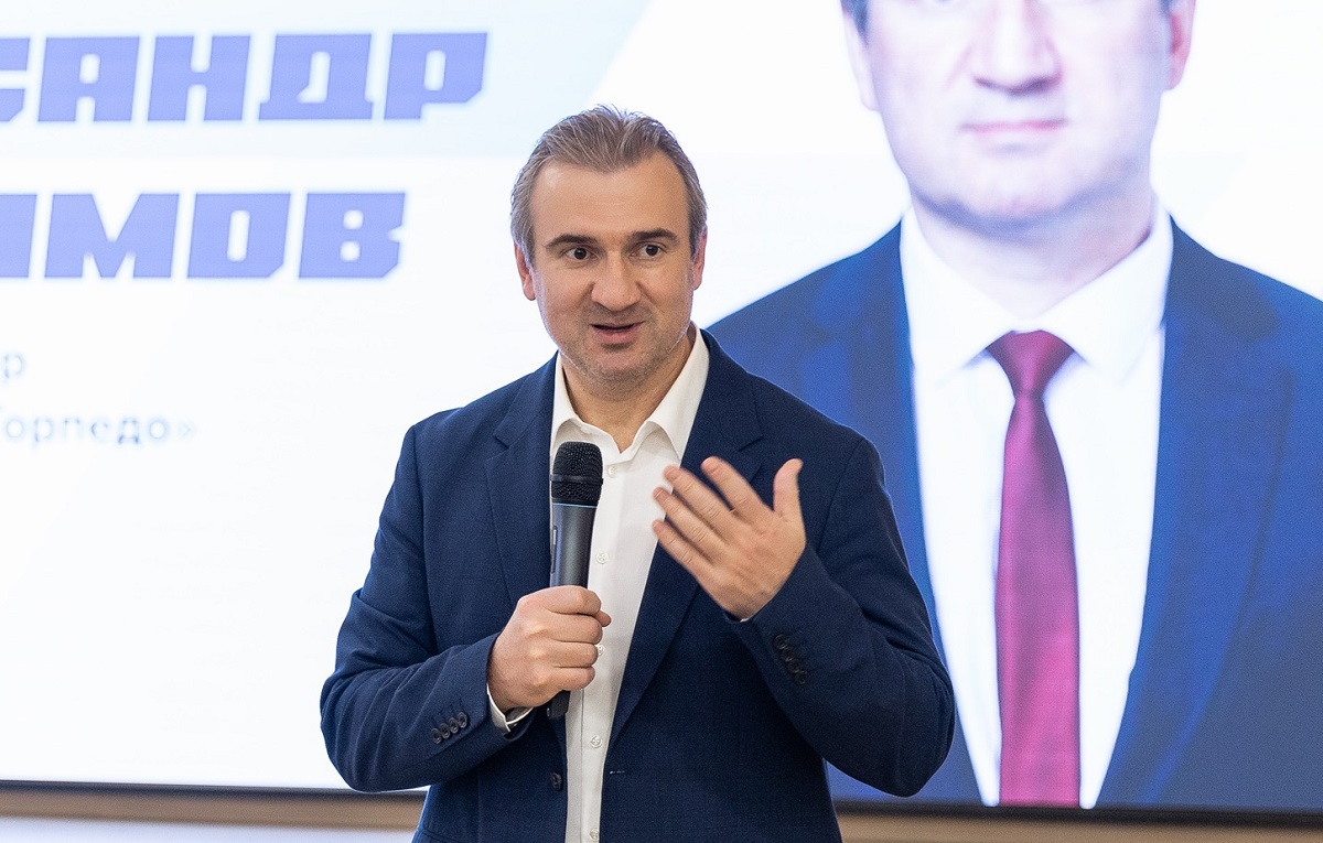 Харламов обозначил причину расторжения контракта между «Торпедо» и Ларионовым