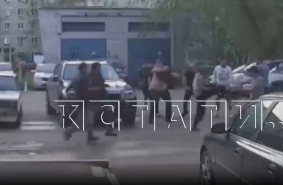 Банда подростков держит в страхе жителей Ленинского района
