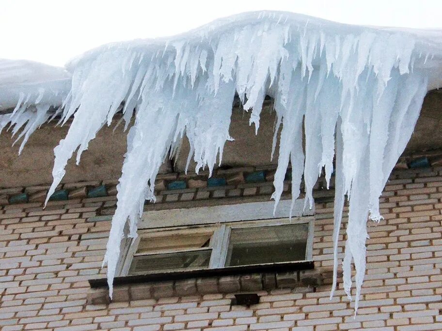 В Нижегородской области усилят контроль за очисткой крыш и дворов