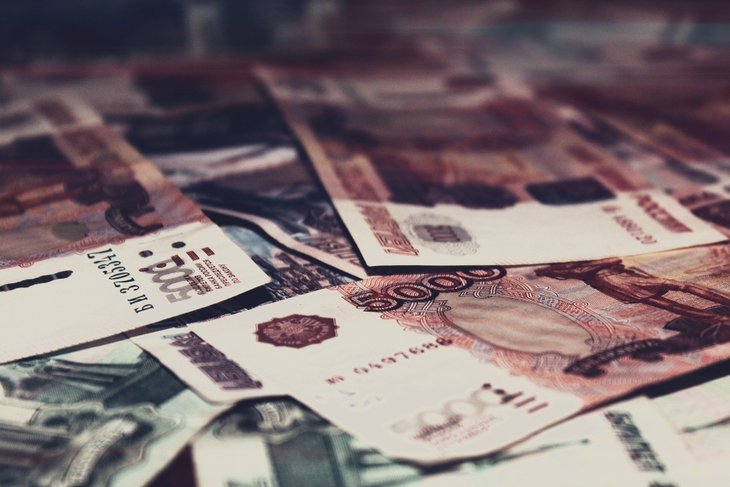 Учителям «Школы 800» задержали зарплату из-за технических неполадок