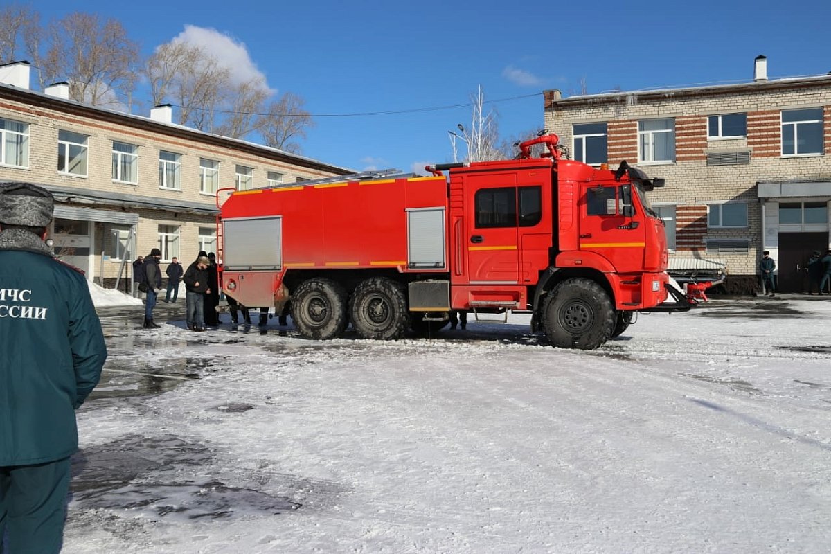 Пожар на Московском шоссе в Дзержинске повредил шесть грузовиков 