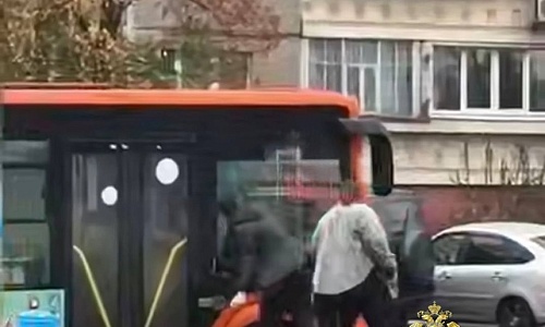 В Нижнем Новгороде задержан пассажир, устроивший погром в городском автобусе