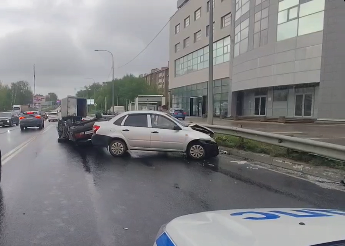 Четверо детей и двое взрослых пострадали в ДТП с «перевертышем» в Нижнем