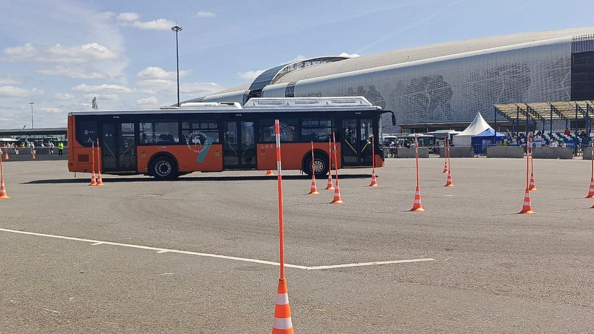 Лучшего водителя автобуса России выберут в Нижнем: в столицу Приволжья съехались профи со всей страны