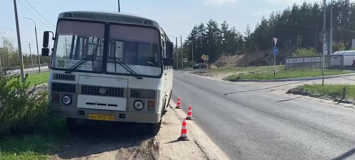 Водитель автобуса попал под колёса своего же ПАЗика в Дзержинске